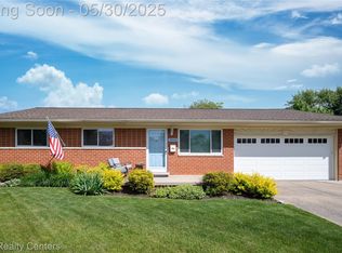 33532 Regal, Fraser, MI 48026