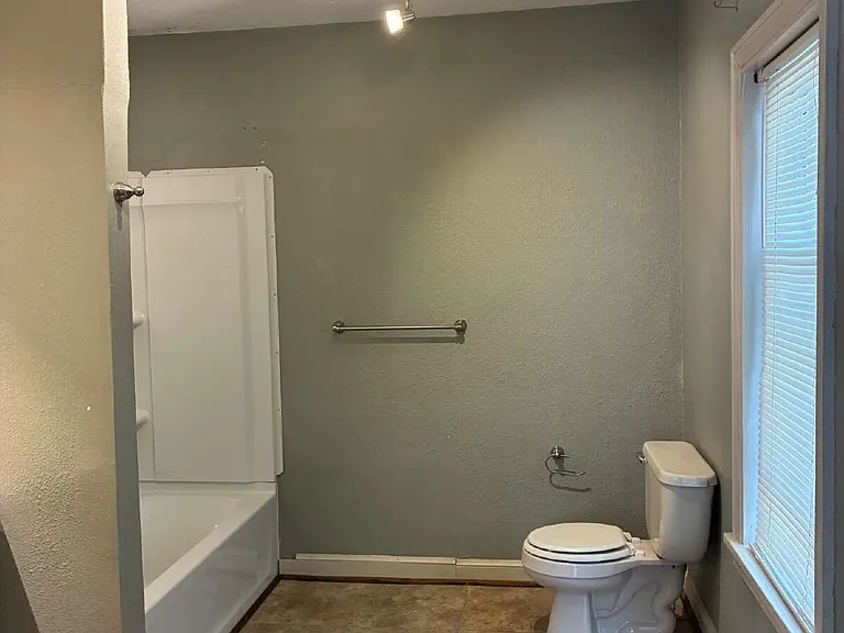 1309 Snelling St — Photo 12