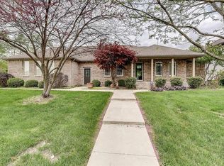 902 Northern Goshawk Dr, Columbus, IN 47203