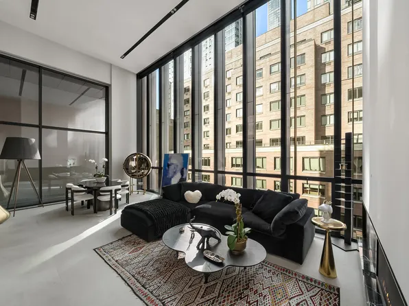 522 West 29th Street image 1 of 16