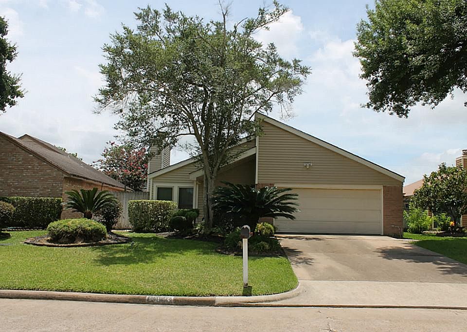 1st image of 13843 Sheri Hollow Ln