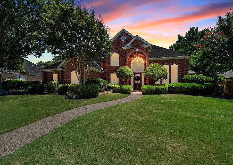 1st image of 209 Manor Pl
