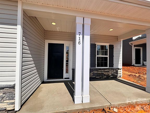2nd image of 716 Inwood Hill Dr #10