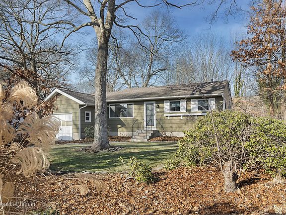 3rd image of 5 Arrow Ln