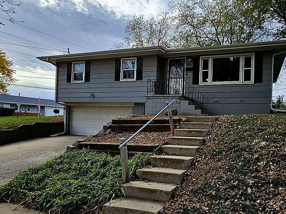 2nd image of 2851 S Cypress St