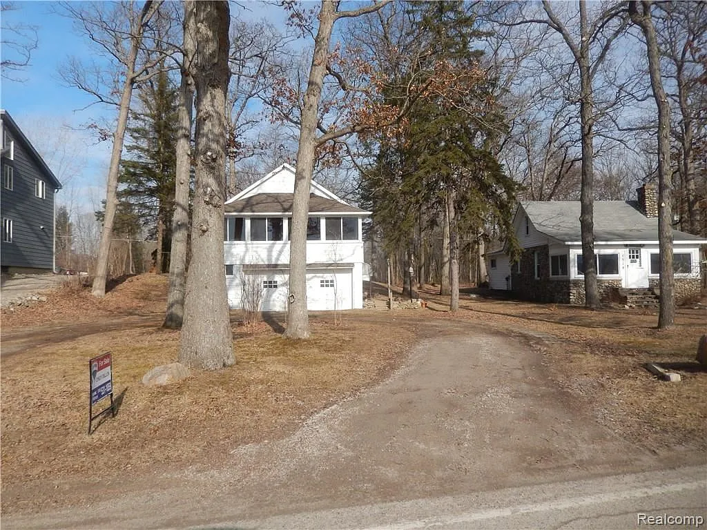 1524 Maxfield Rd photo 1