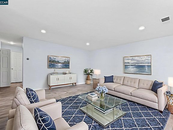 3rd image of 2749 Fountainhead Dr