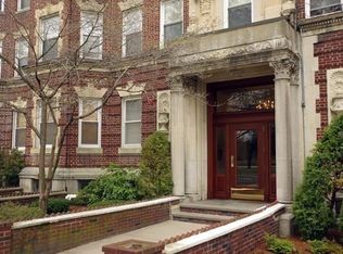 131 Park Dr APT 17, Boston, MA 02215