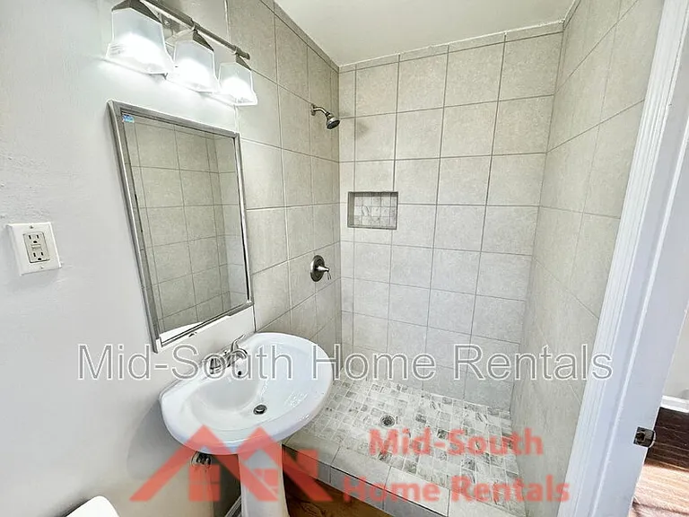 1060 Paul Pl — Photo 12