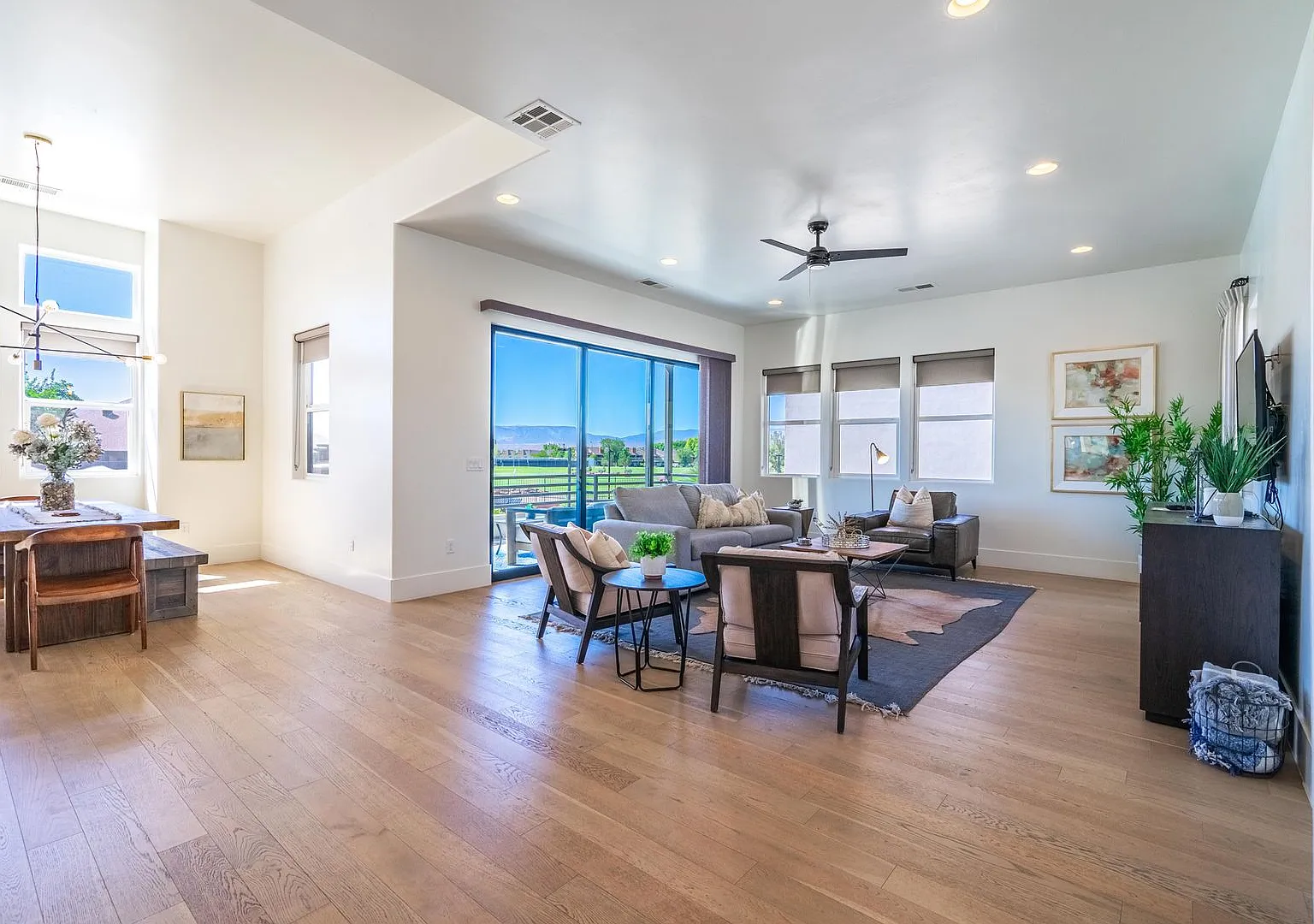 Luxury Golf Course Condo (Furnished Or Unfurnished) — Photo 4