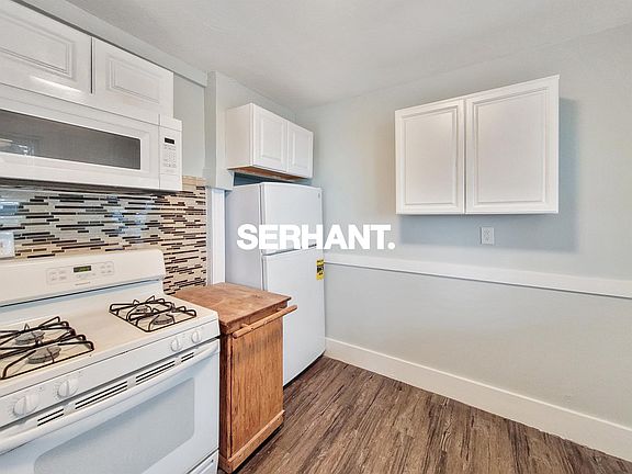 5th image of 37 Juniper St #1B
