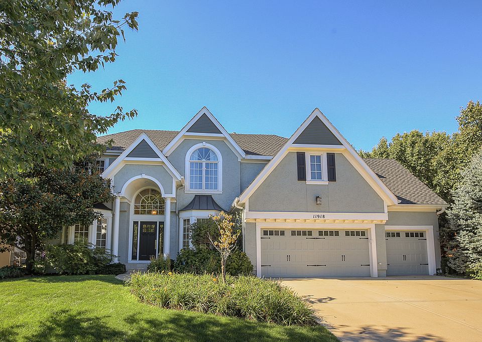 Open House Sunday 1-3 pm