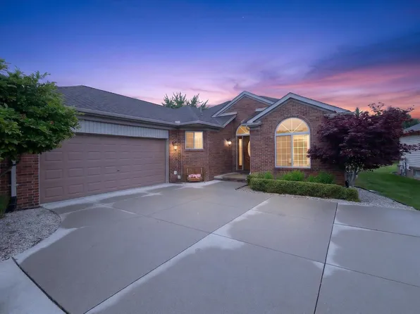 3629 New Boston Dr, Sterling Heights, MI 48314