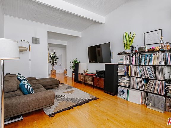 5th image of 1400 N Hayworth Ave APT 30