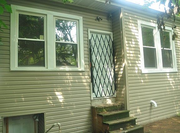 3rd image of 8125 S Marquette Ave