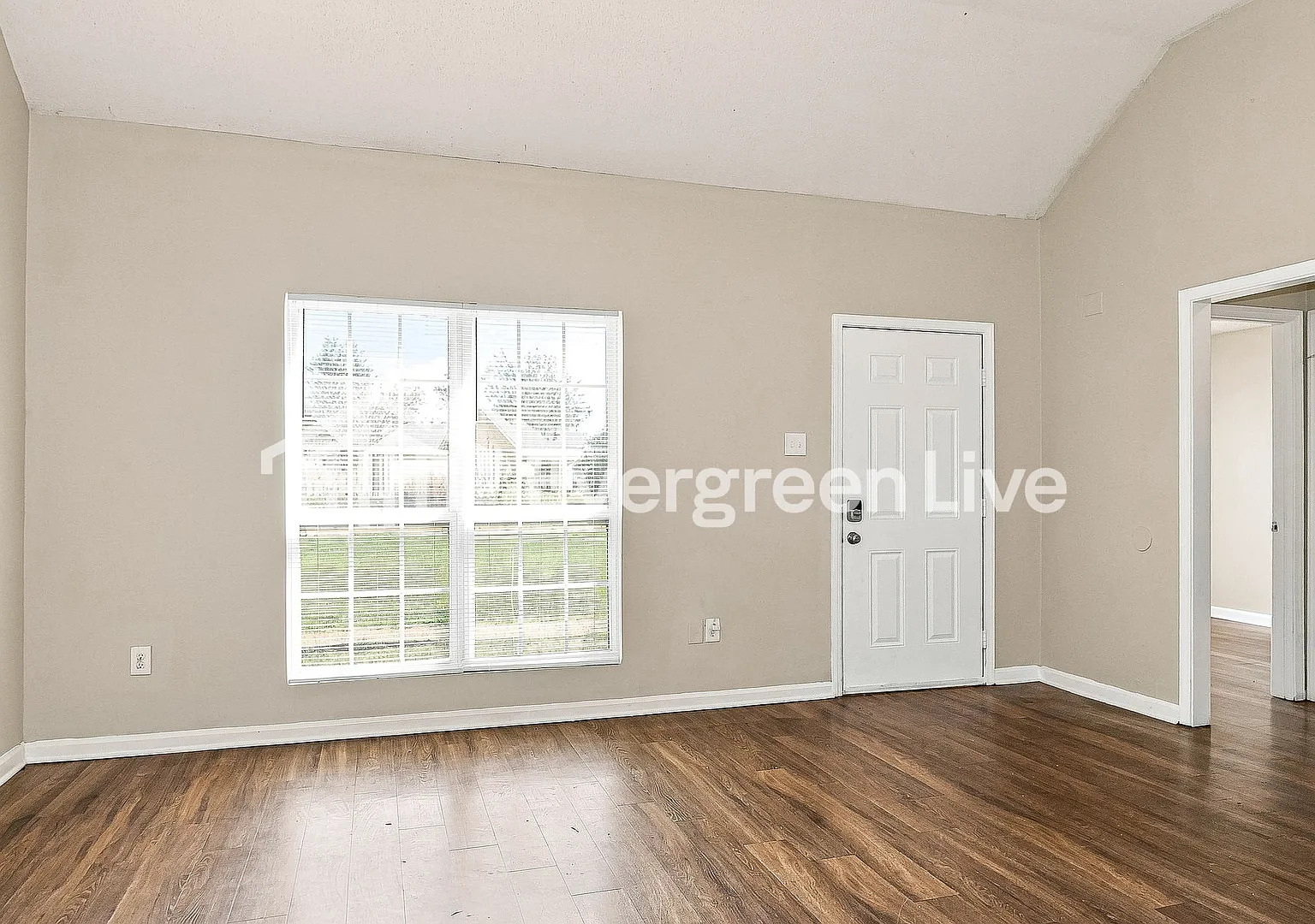 3 bed, 2.0 bath, 1164 sqft, $1,245 — Photo 3