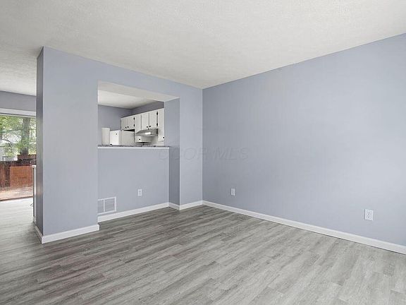 3rd image of 852 Pine Way Dr #E-2