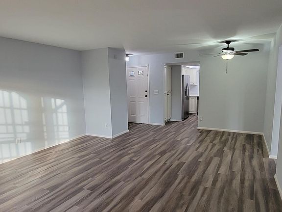 3rd image of 15402 N 28th St Unit 107