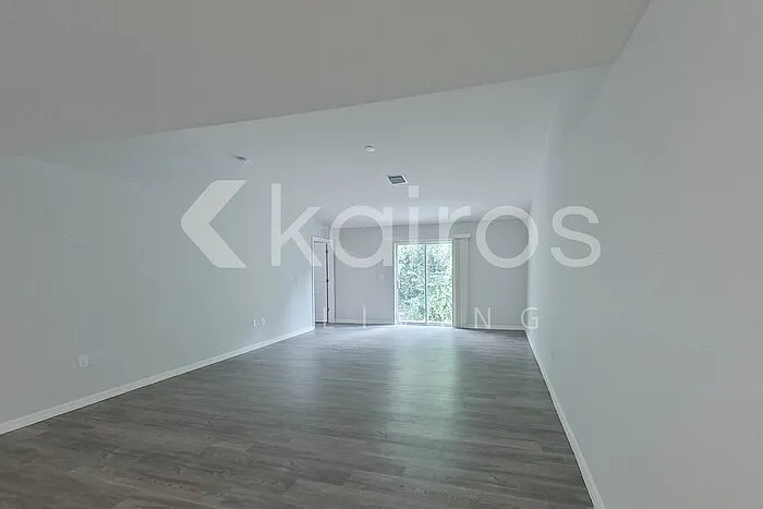 3 bed, 2.0 bath, 1400 sqft, $1,574 — Photo 4