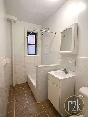 Rented by Realty 2000 Corp | media 12