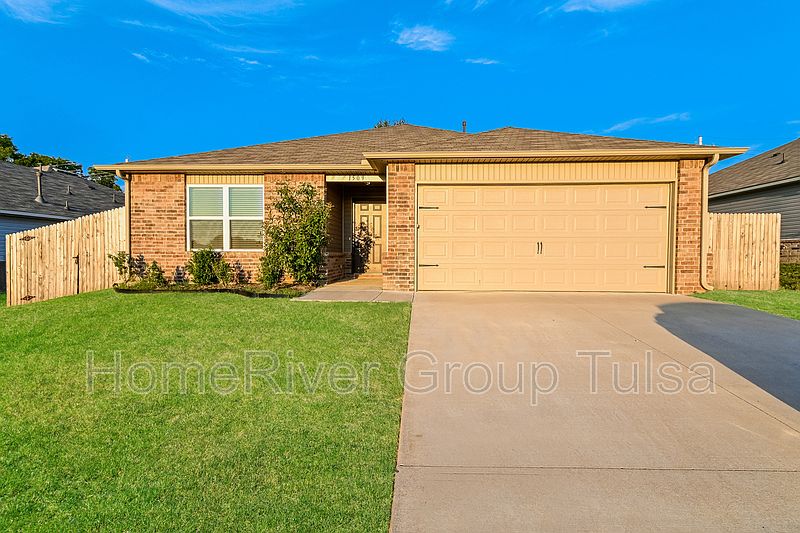 1st image of 1509 S 31st St