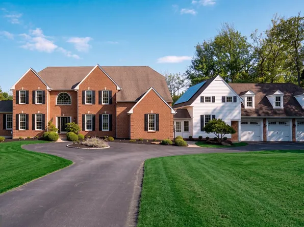 969 S Wisteria Dr, Malvern, PA 19355