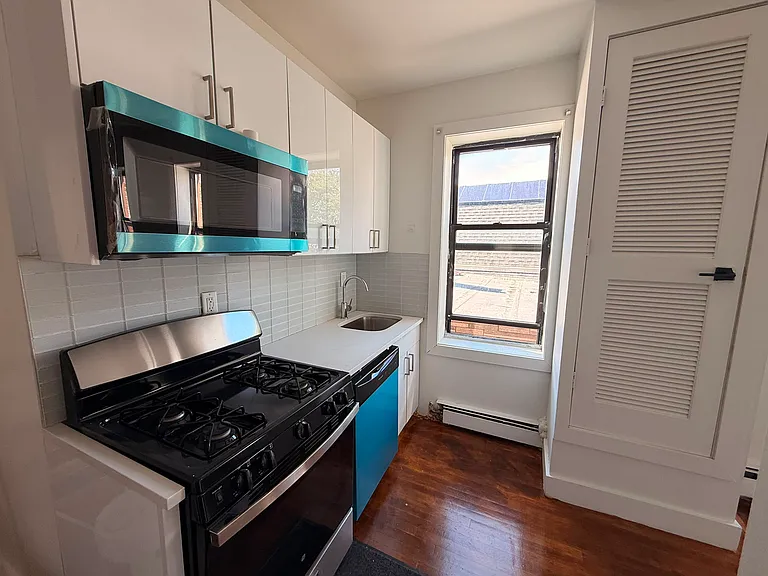 200 Clinton Ave #B3 — Photo 2