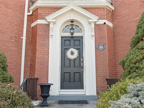 4th image of 286 Union St