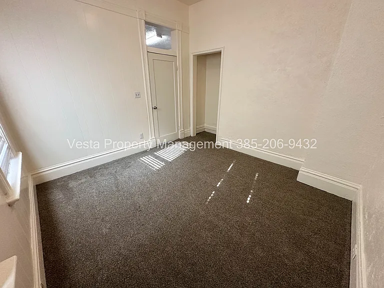 2521 Gramercy Ave #1 — Photo 9