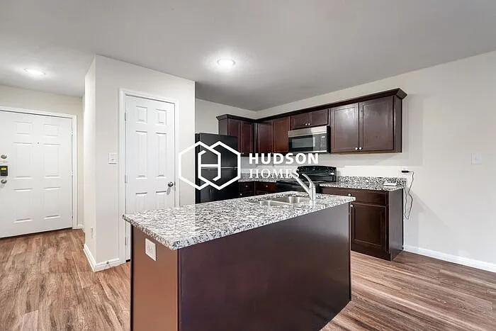 1714 E Cornell St — Photo 4