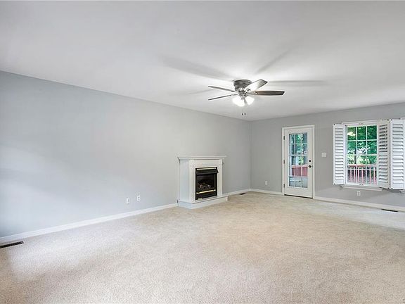 4th image of 7477 Mountain Lily Ln
