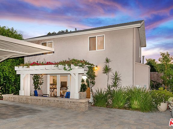 3rd image of 10758 Aqua Vista St