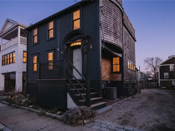 24 Houston Ave, Newport, RI 02840