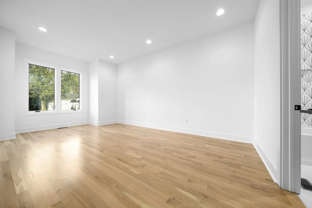 4 bed, 3.5 bath, 2281 sqft, $3,300 — Photo 2