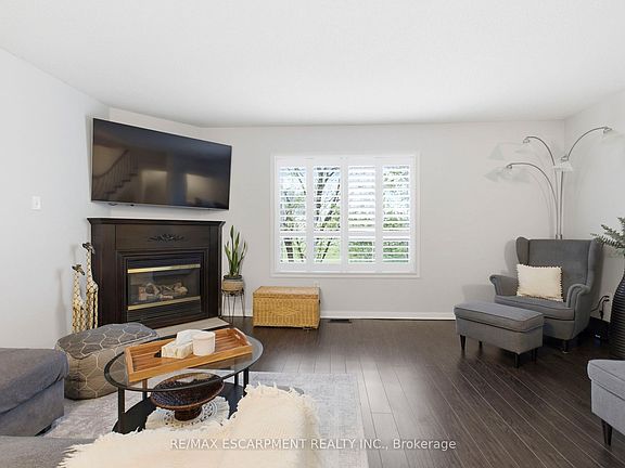 5th image of 80 Acorn Pl #2