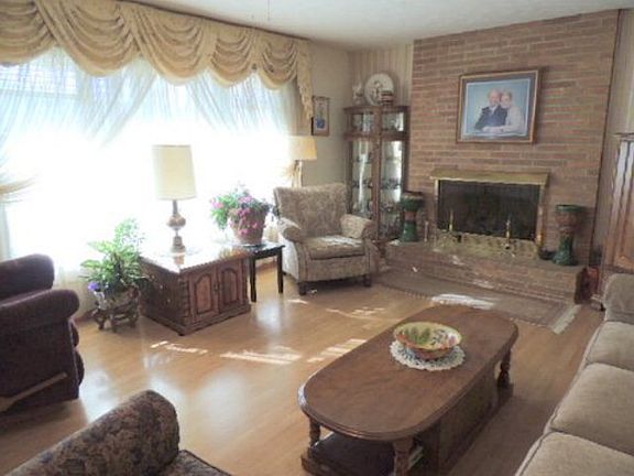 3rd image of 1013 Enid Dr