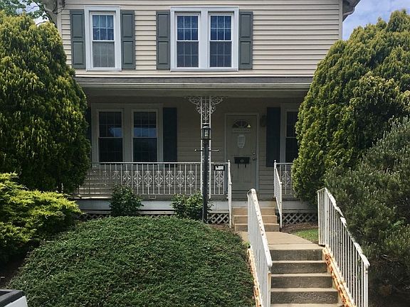 2nd image of 200 S Willow St