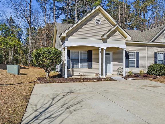 3rd image of 113 Huntington Cir