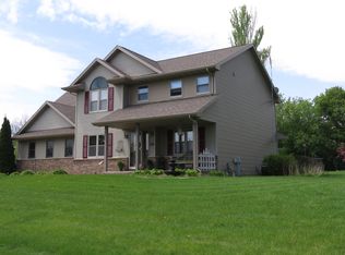 1289 Willow Springs Rd, Oshkosh, WI 54904