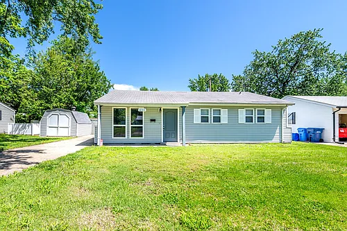 655 Lexington Park Photo 1