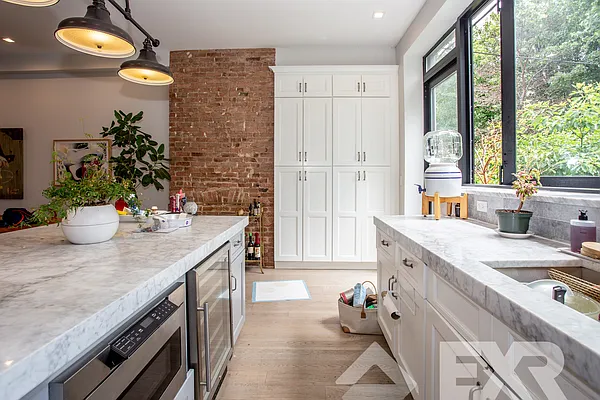 Rented by EXR | media 6