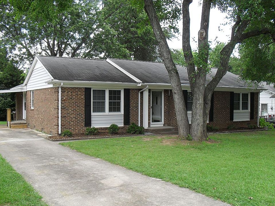 1st image of 3211 Winchester Dr