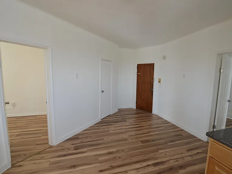 169-171 Avenue F3C #3C — Photo 4