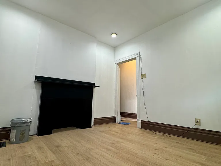5112 Chaplain Way — Photo 3