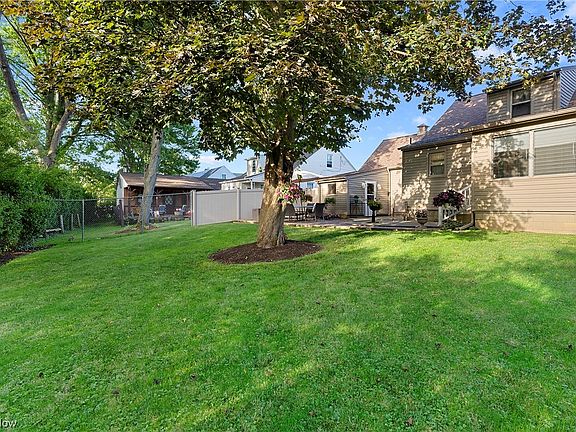 3rd image of 3258 Hermosa Dr