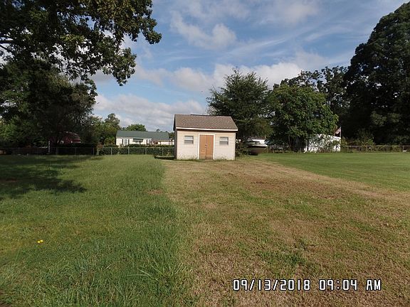 2nd image of 208 Ganley St