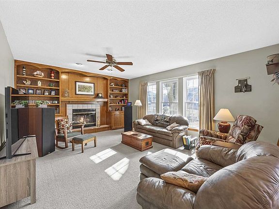 4th image of 320 Stoney Creek Rd NW