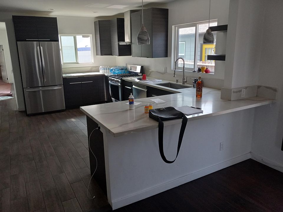 2nd image of 4824 La Roda Ave