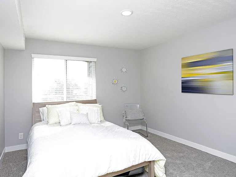 The Belmont Apartments — Photo 18