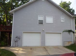 105 Hideaway St, Branson, MO 65616